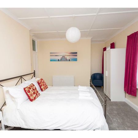 Sandown Villa Holiday Home 迪尔 外观 照片