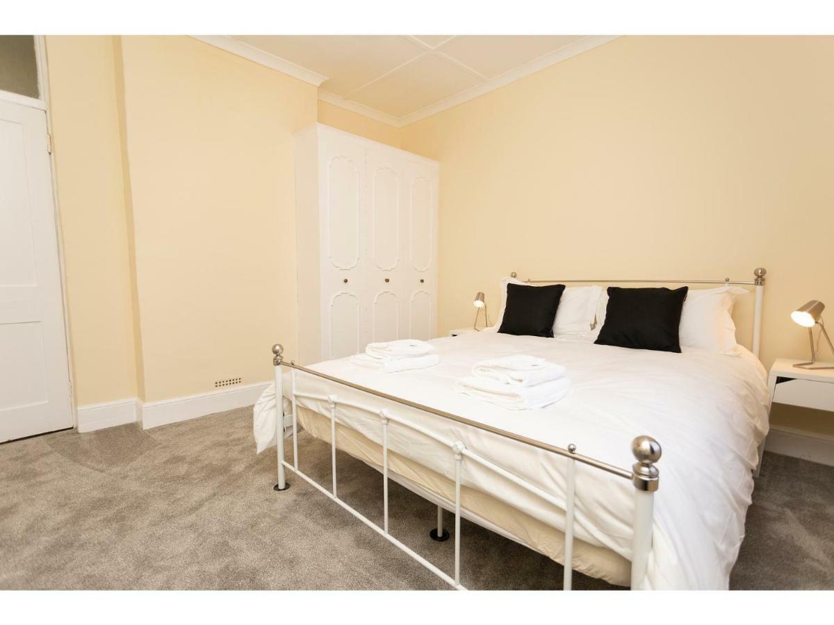 Sandown Villa Holiday Home 迪尔 外观 照片