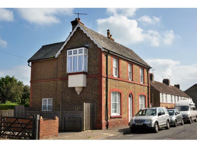 Sandown Villa Holiday Home 迪尔 外观 照片