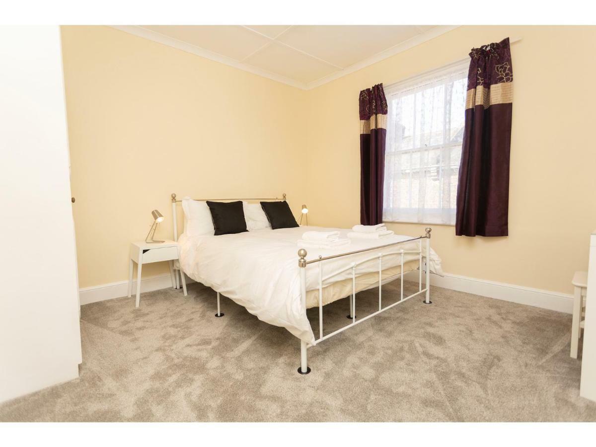 Sandown Villa Holiday Home 迪尔 外观 照片