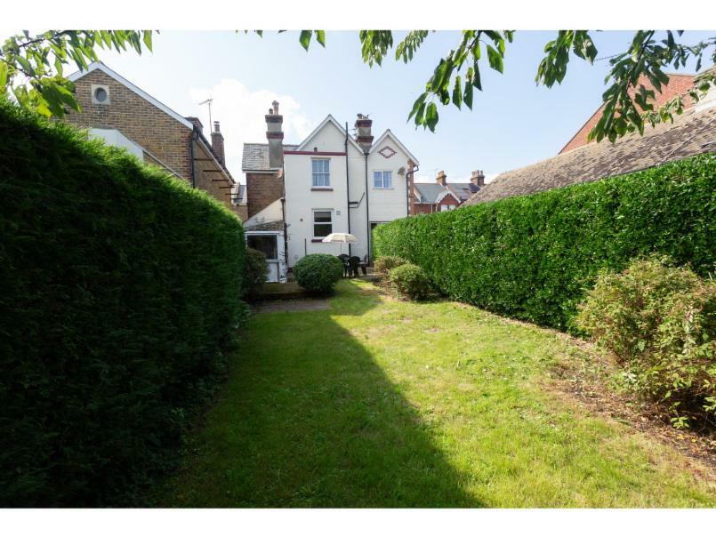 Sandown Villa Holiday Home 迪尔 外观 照片