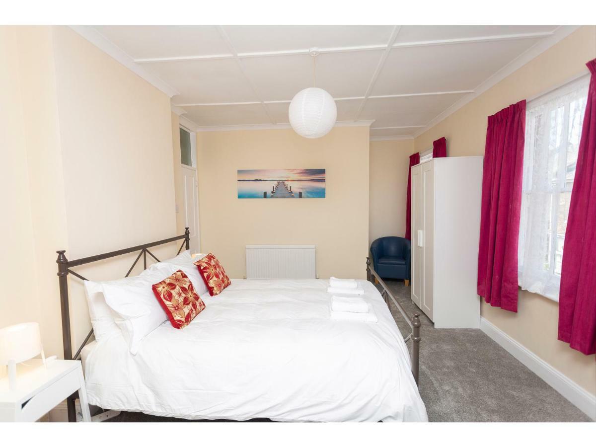 Sandown Villa Holiday Home 迪尔 外观 照片