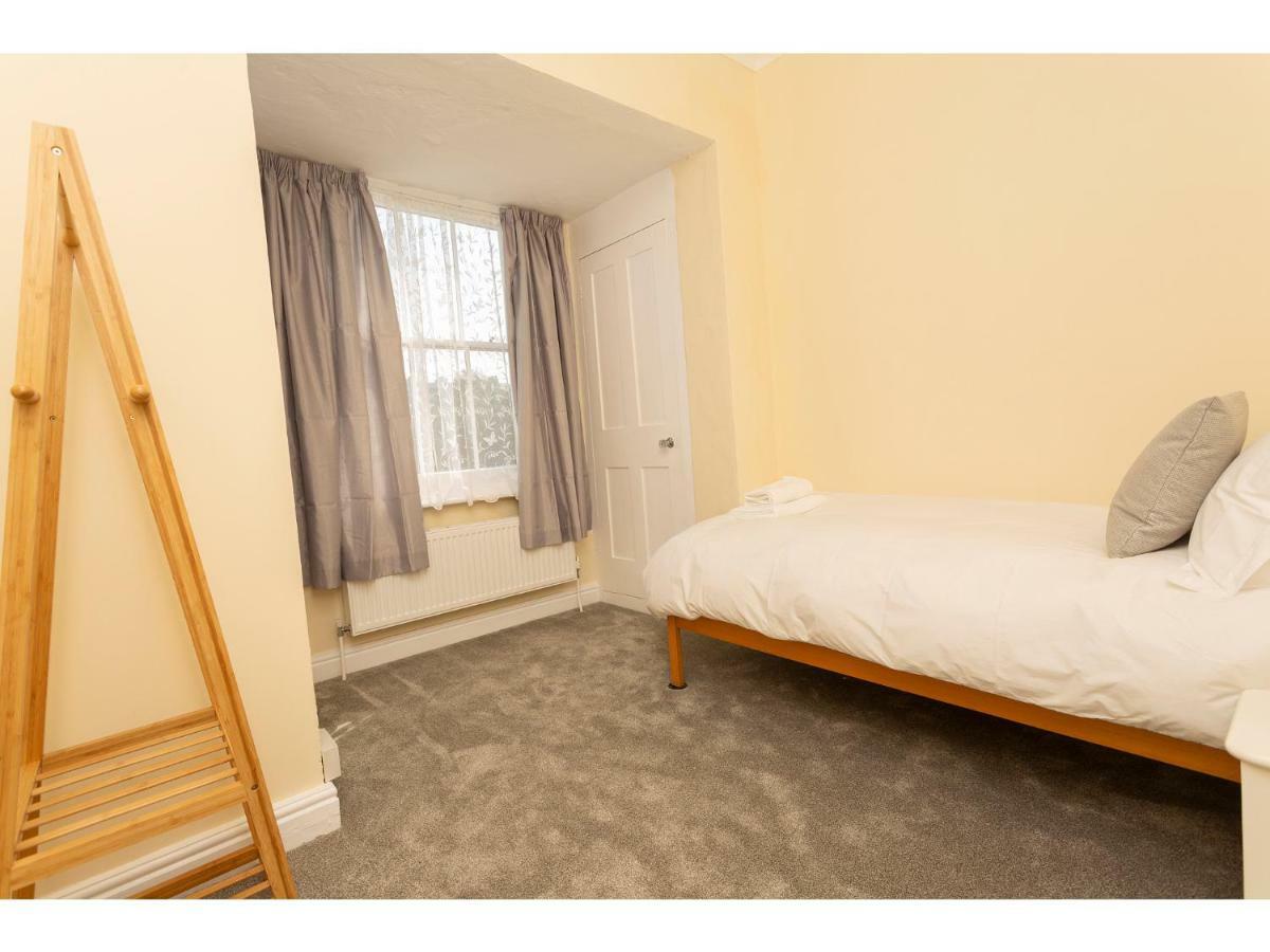 Sandown Villa Holiday Home 迪尔 外观 照片