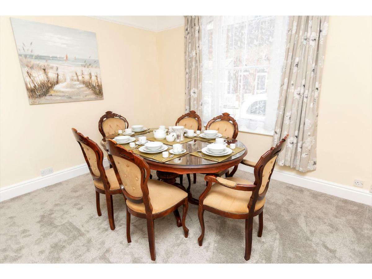 Sandown Villa Holiday Home 迪尔 外观 照片
